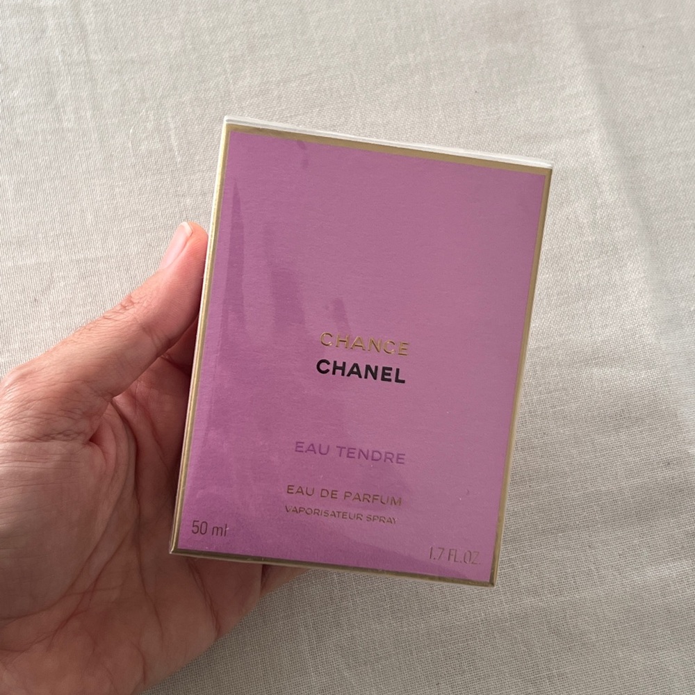 CHANEL Chance Eau Tendre in Pink Packaging - Picture 3 of 3